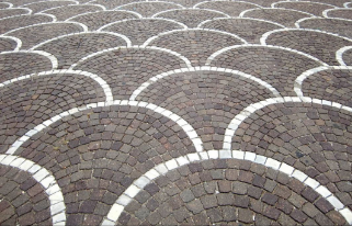 Photo showing one example of the many possible pavers patterns.